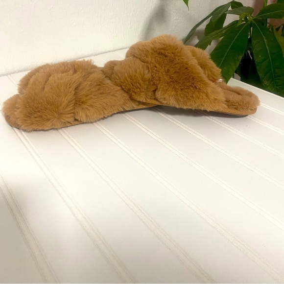 Stars Above Women’s Brooklyn Crossband Fur Slippers Color Brown Size 5/6 NWOT - Picture 4 of 7